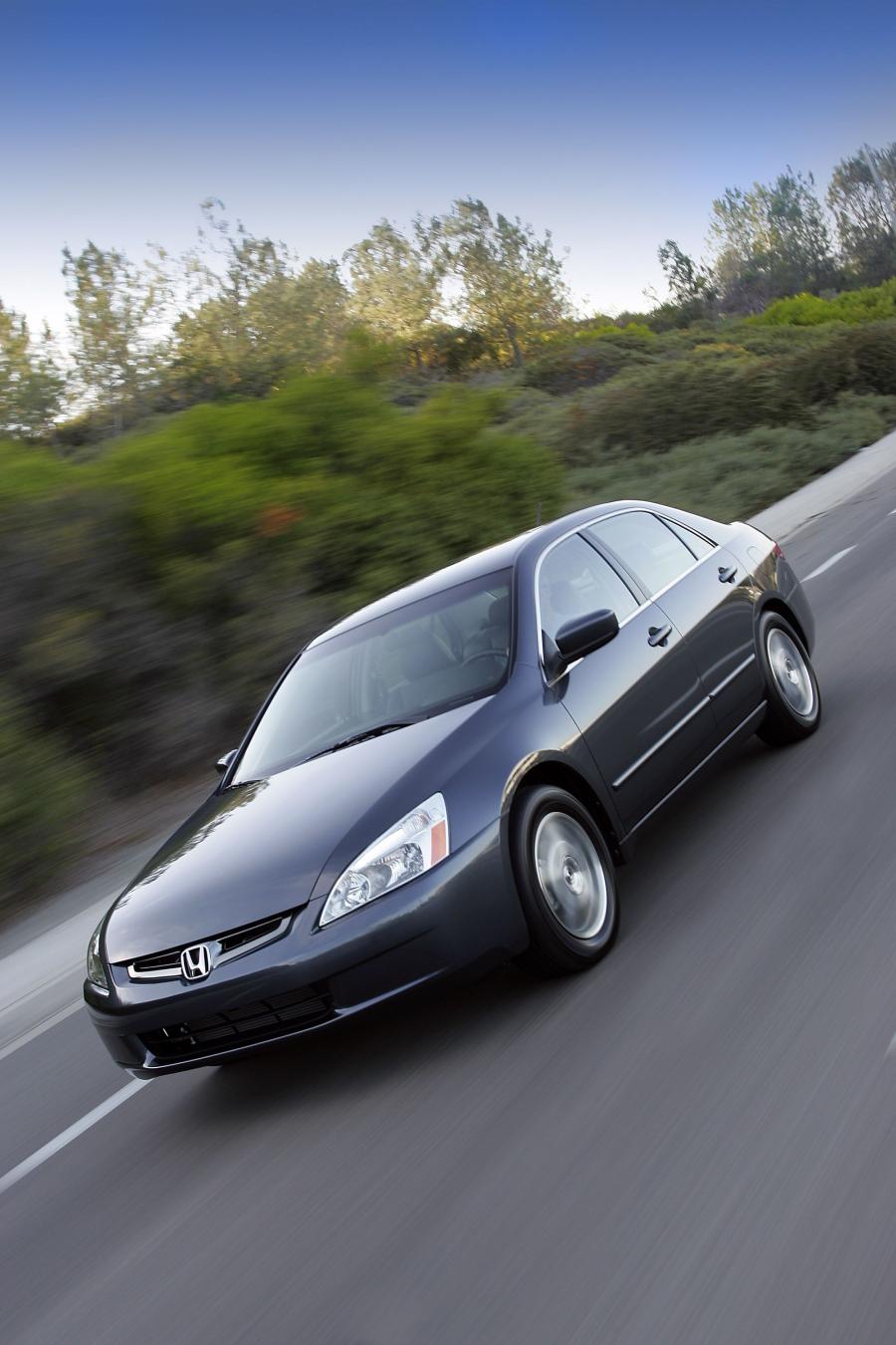  Honda Accord Hybrid America 2005 года  (фото 22 из 69)